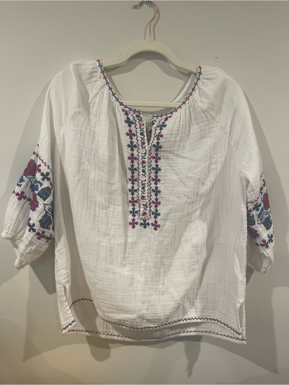 Johnny Was White Embroidered Peasant Top with Red & Blue Embroidery